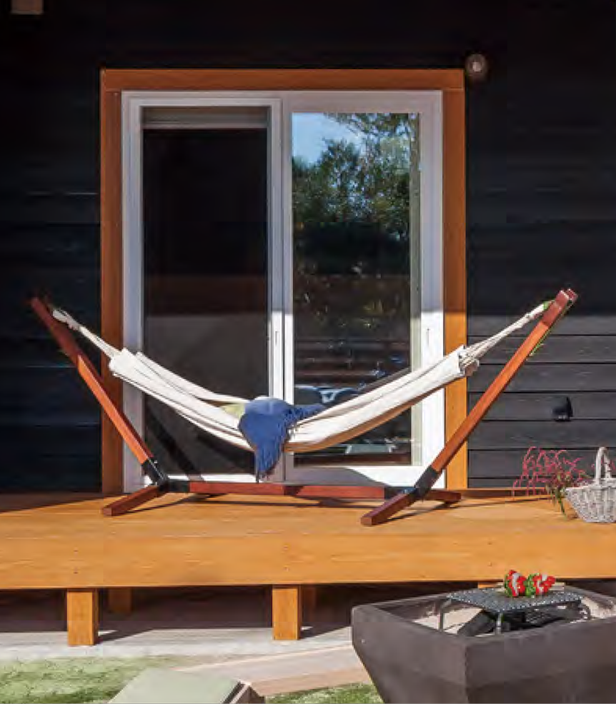 暮らしを外へ。デザインとくつろぎのガーデンファニチャー