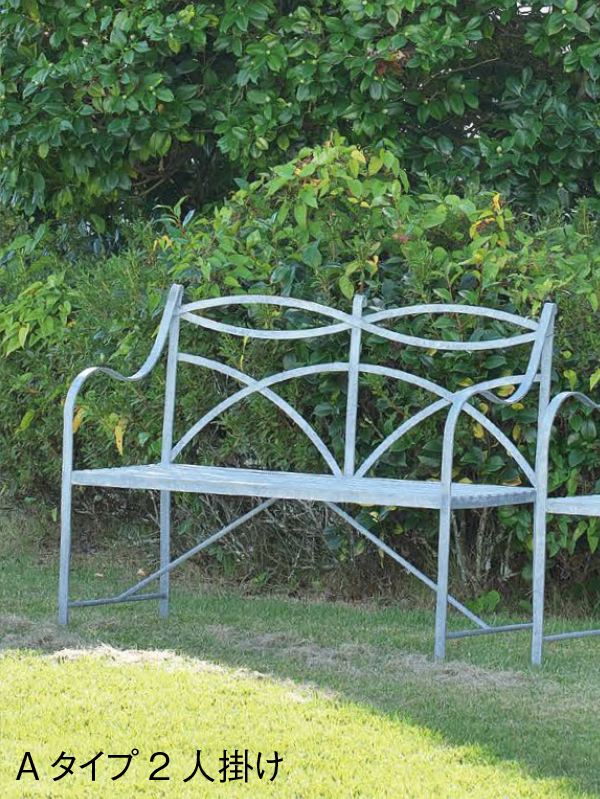 暮らしを外へ。デザインとくつろぎのガーデンファニチャー